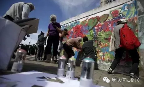 城市涂鸦:感受葡萄牙老人的“另类”晚年生活