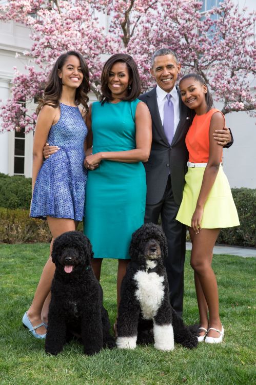 美国人的家庭观 奥巴马与家人共度父亲节 